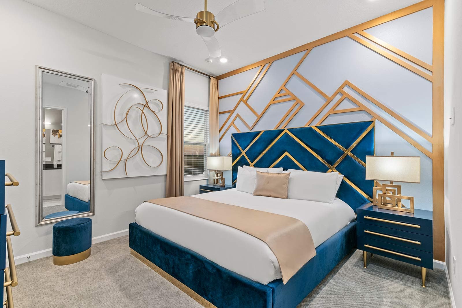 Ski Chalet - Image 37