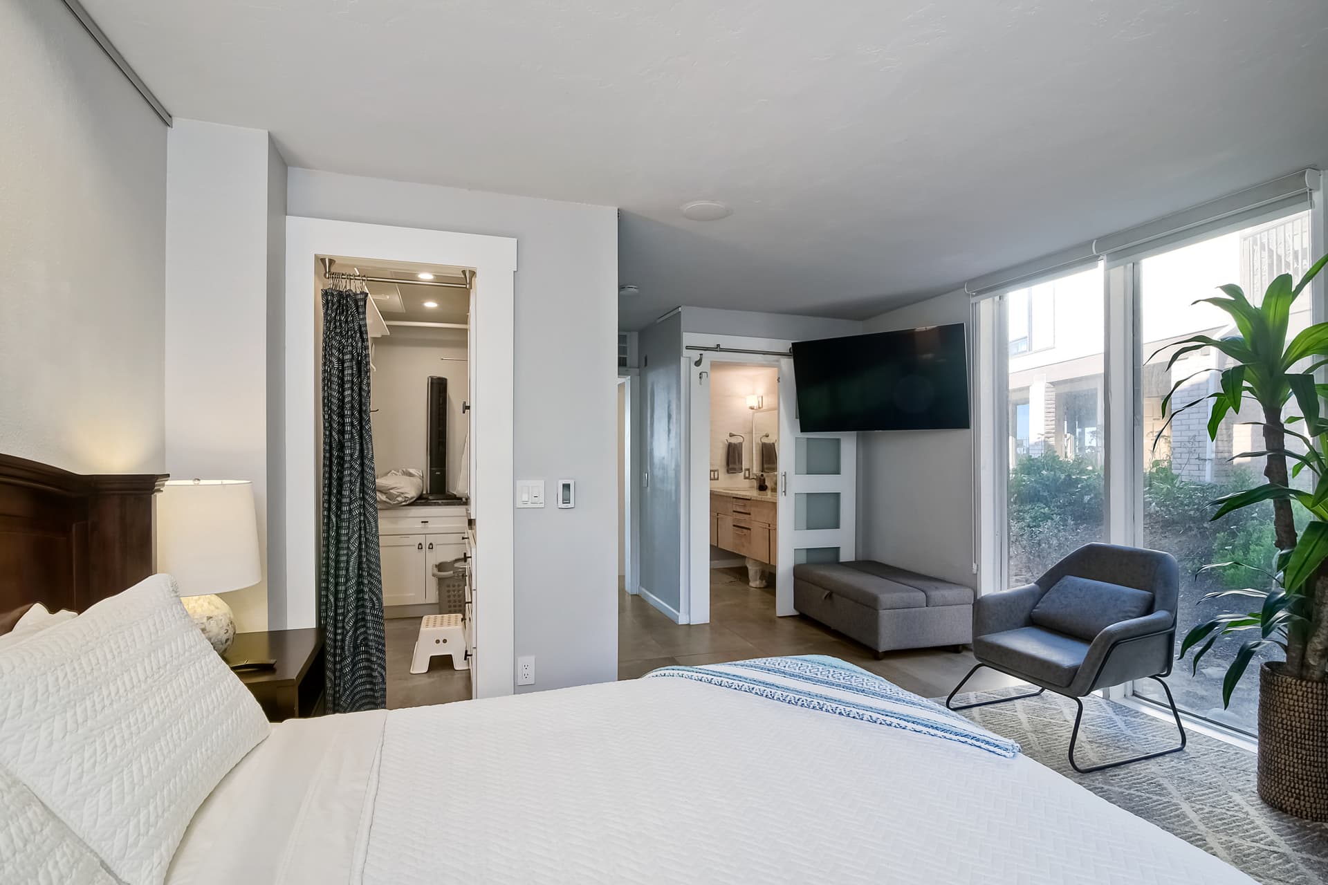 Del Mar Shores - Image 10