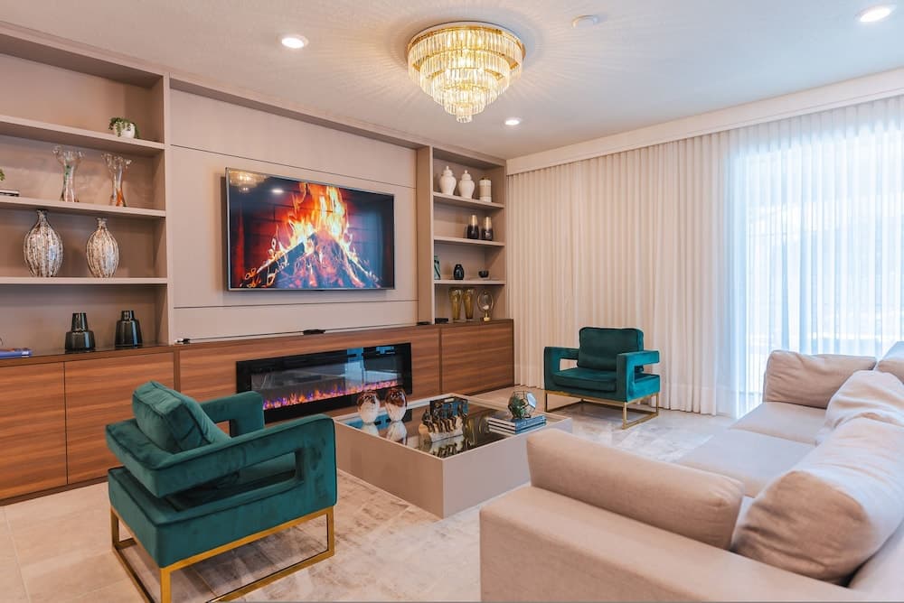 Lelani Home at Windsor Island - Image 1