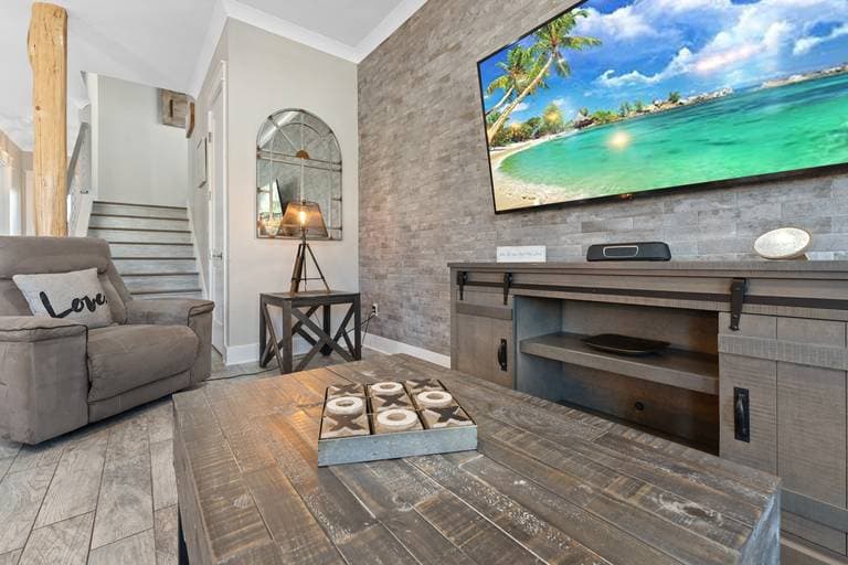 Aquaholic House - Image 10