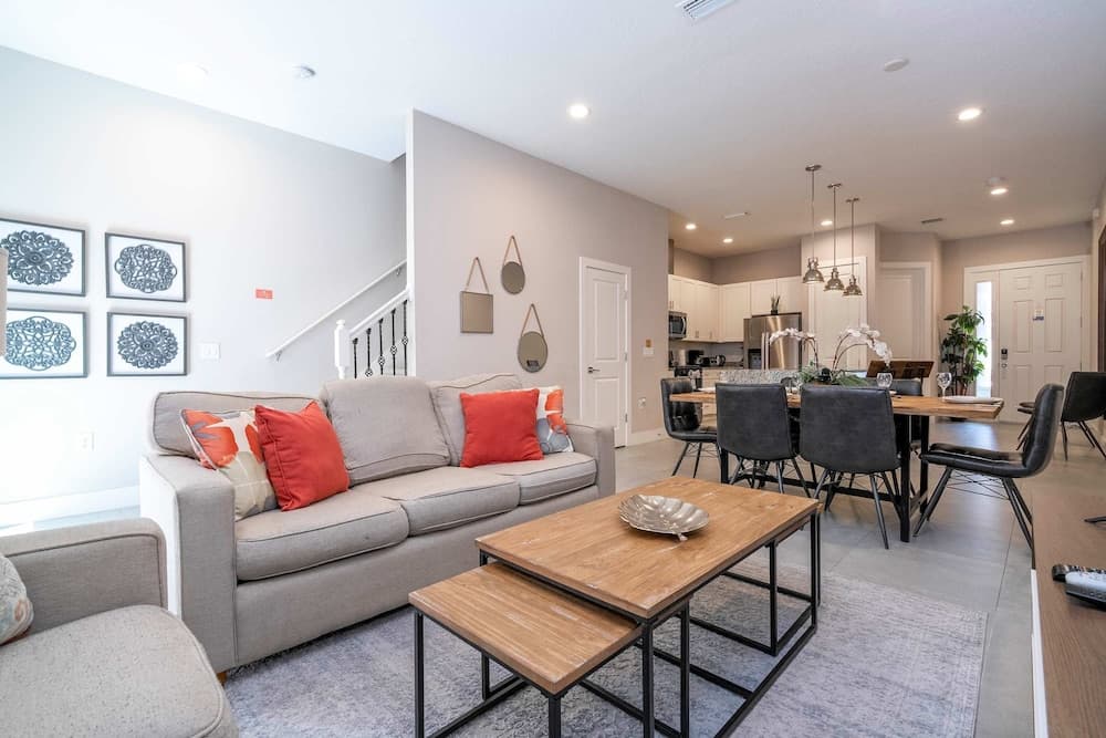 Fantasy Friends Villa - Image 1