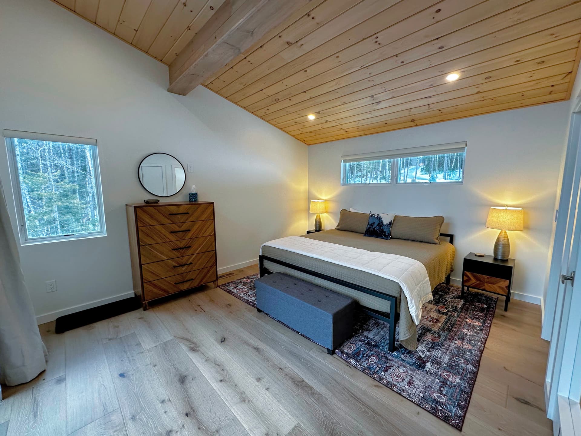 Hollow Tree Home - Image 13