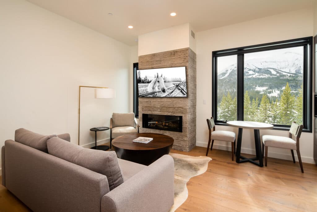 Lakelodge - Image 1