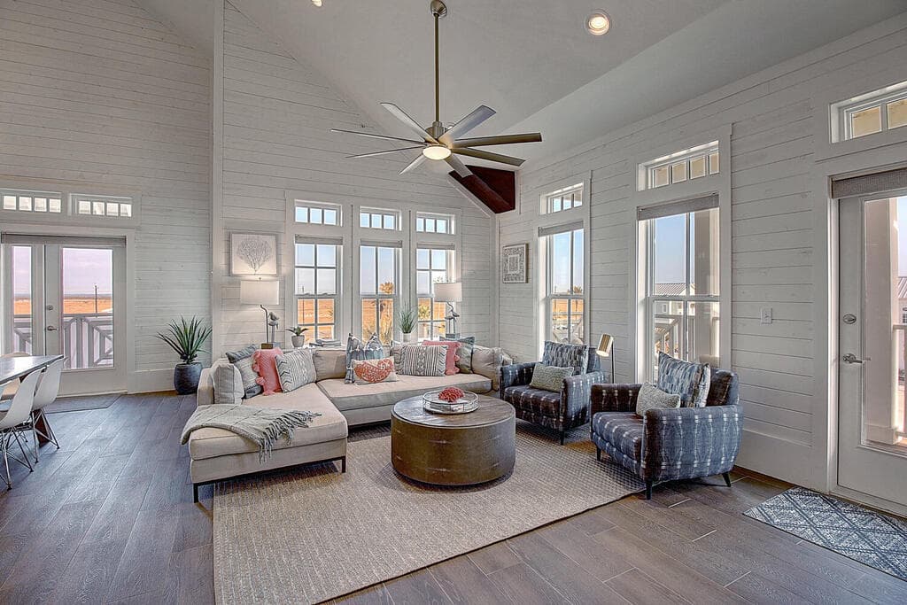 Panoramic Bay - Image 1