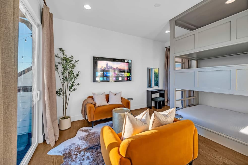 City Jam House - Image 51