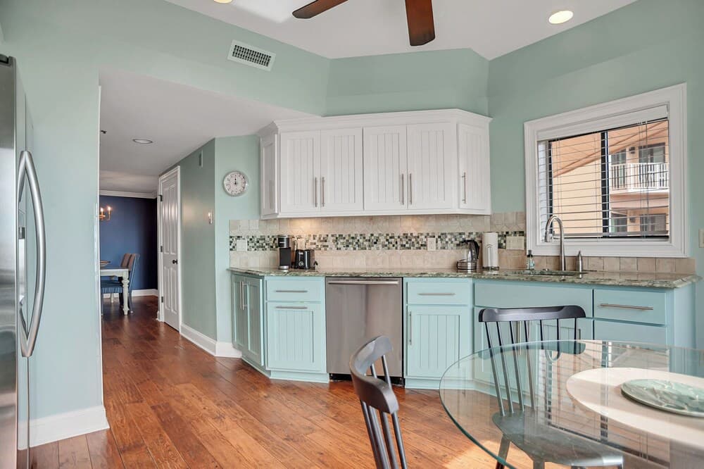 Turtle Lane #201 - Image 4