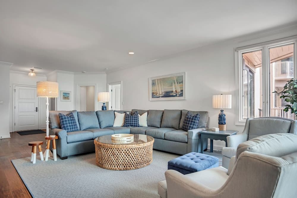 Turtle Lane #201 - Image 4