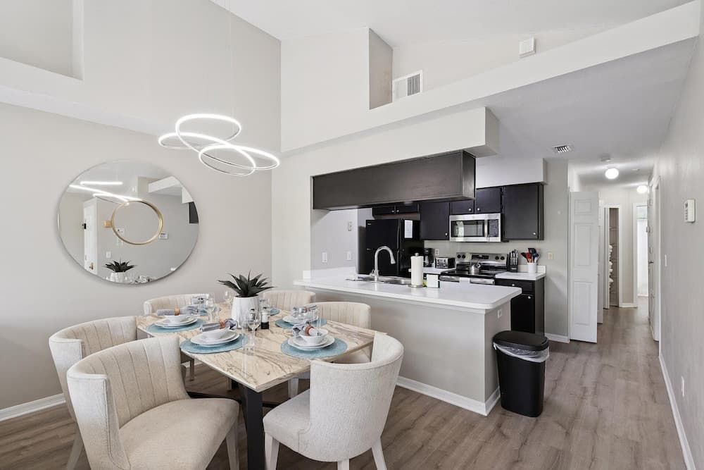 Royal Bay #94 - Image 5