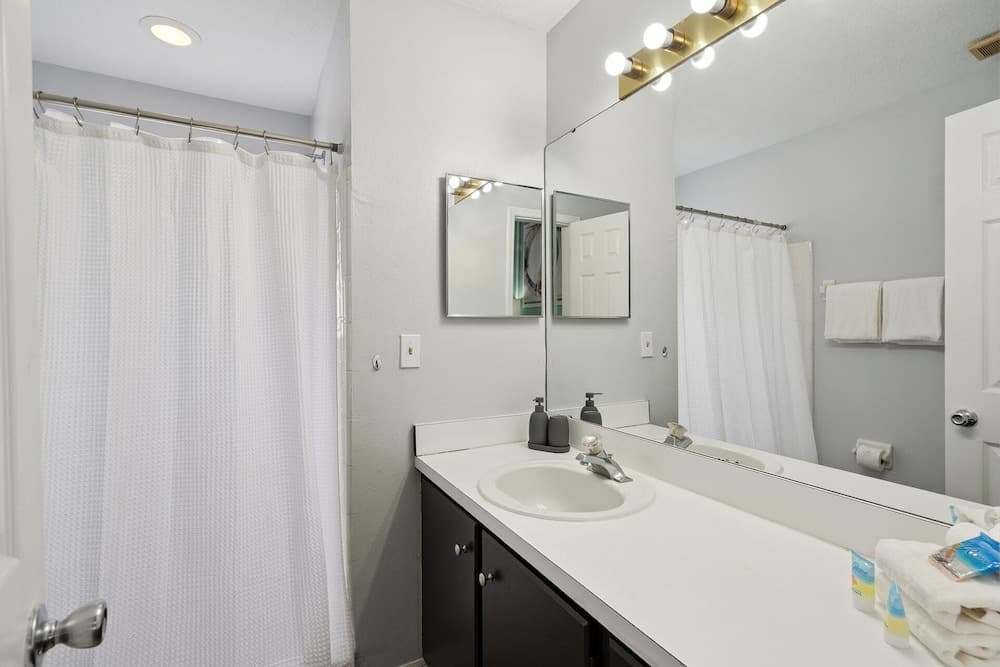 Royal Bay #94 - Image 13