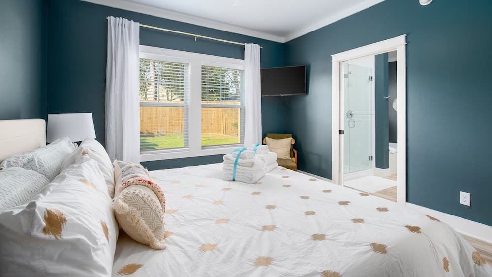 Stay Awhile at Palm - Image 15