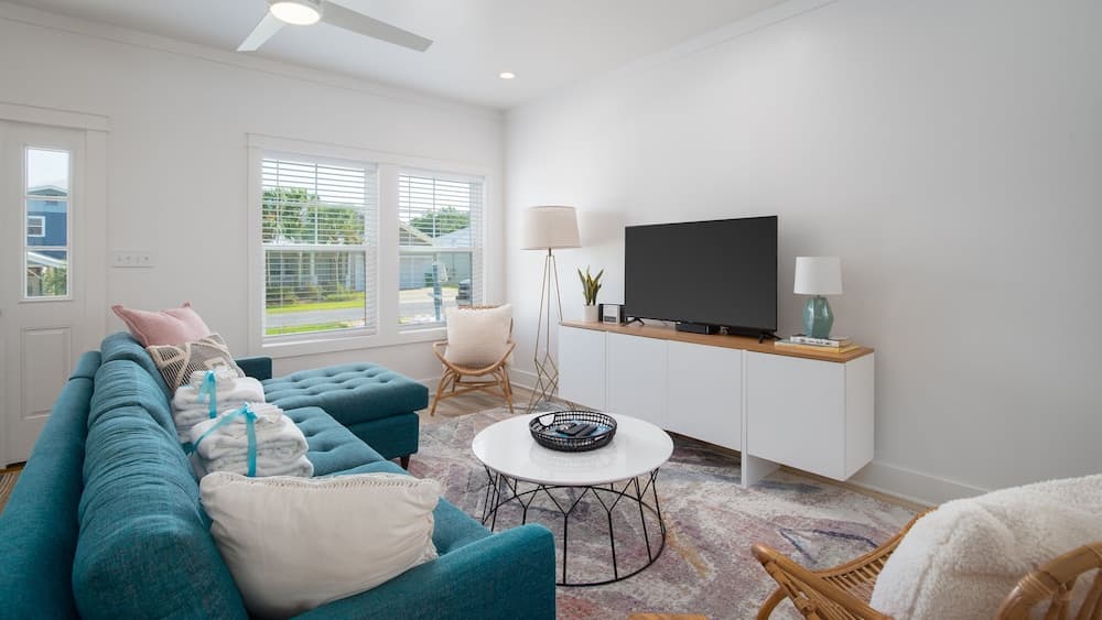 Stay Awhile at Palm - Image 2