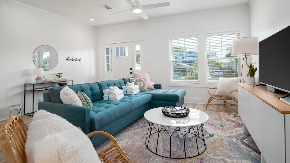 Stay Awhile at Palm - Image 4