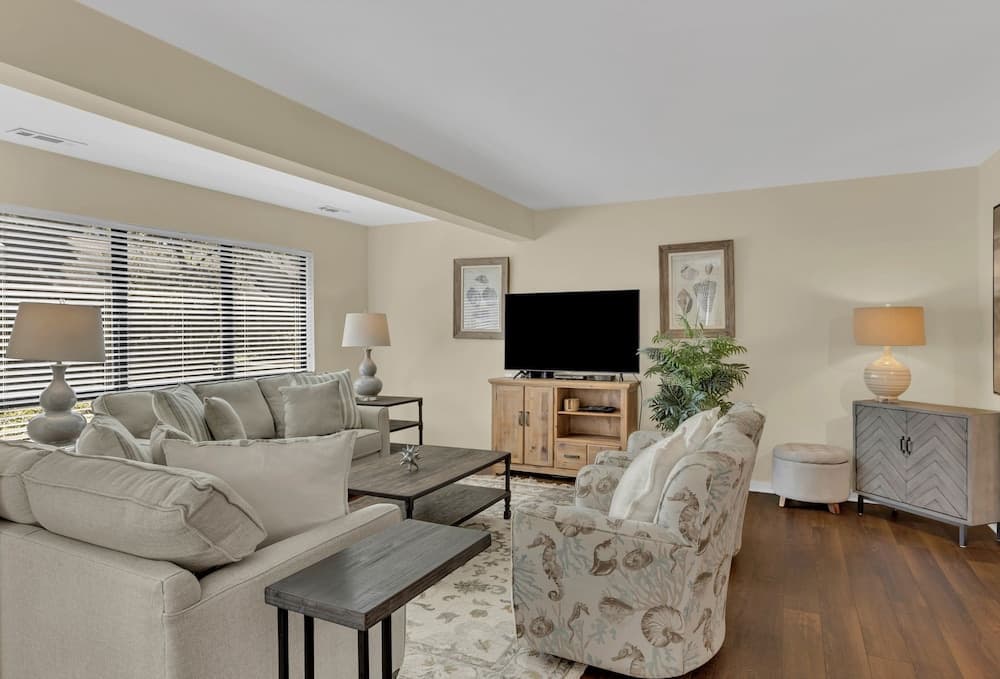 Inland Harbour Villa #2447 - Image 2