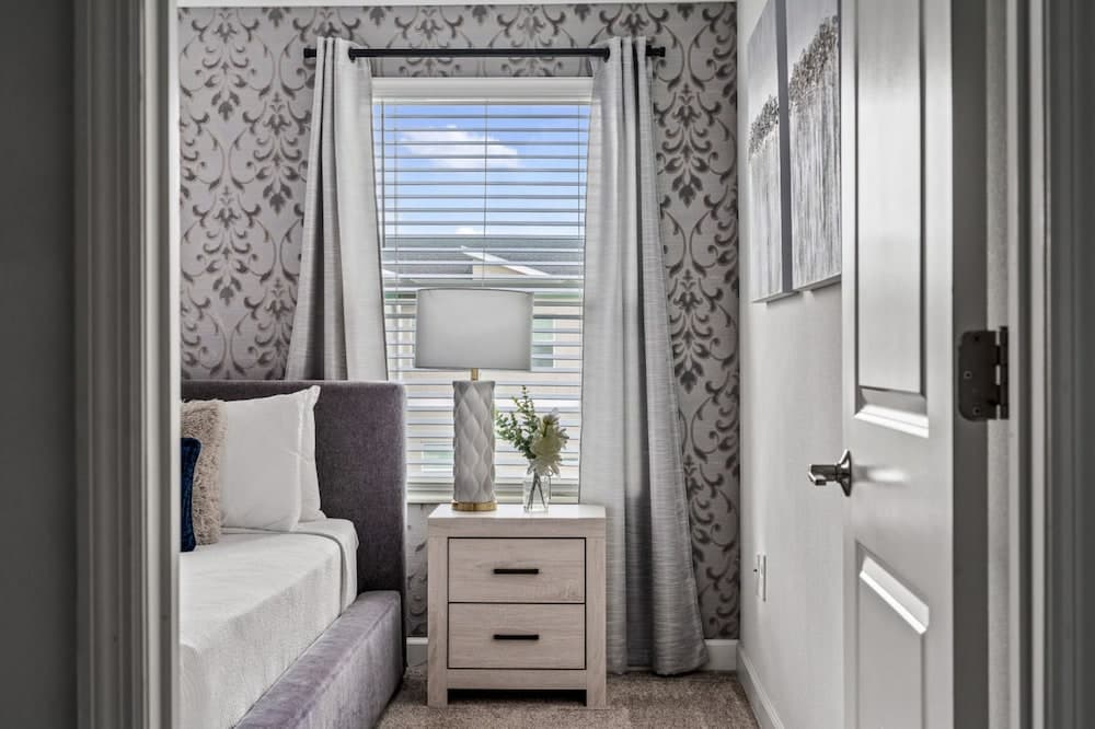 Storey Lake #2605 - Image 21