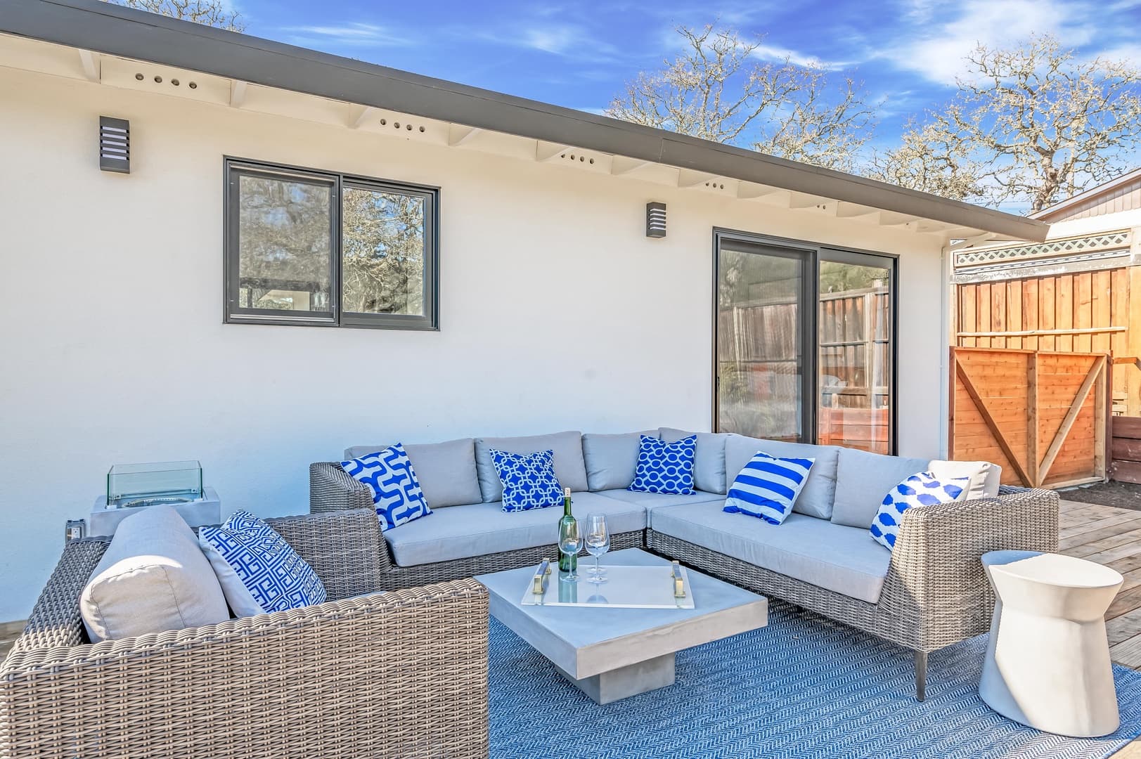 Eastward Casa Blanca Home - Image 6