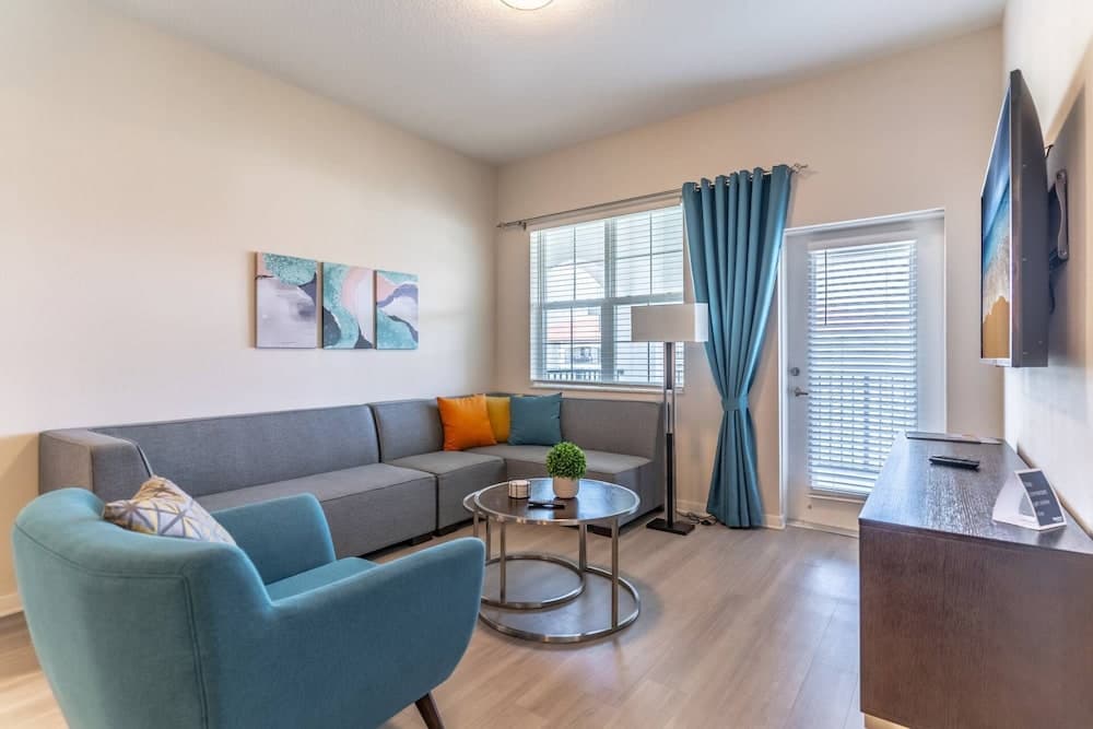 Cay Comfort Suite - Image 1