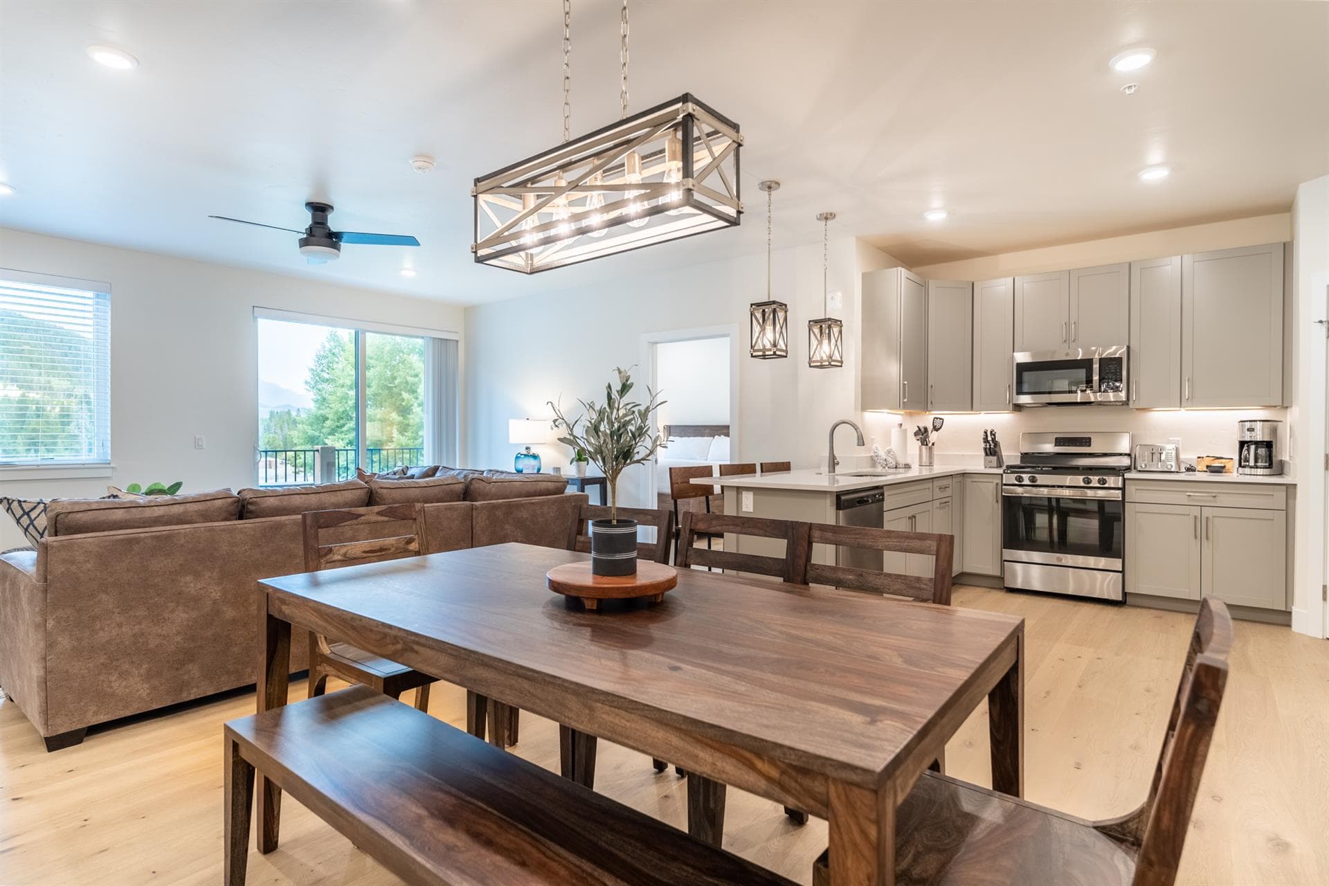 Mountain Mirage Escape - Image 13