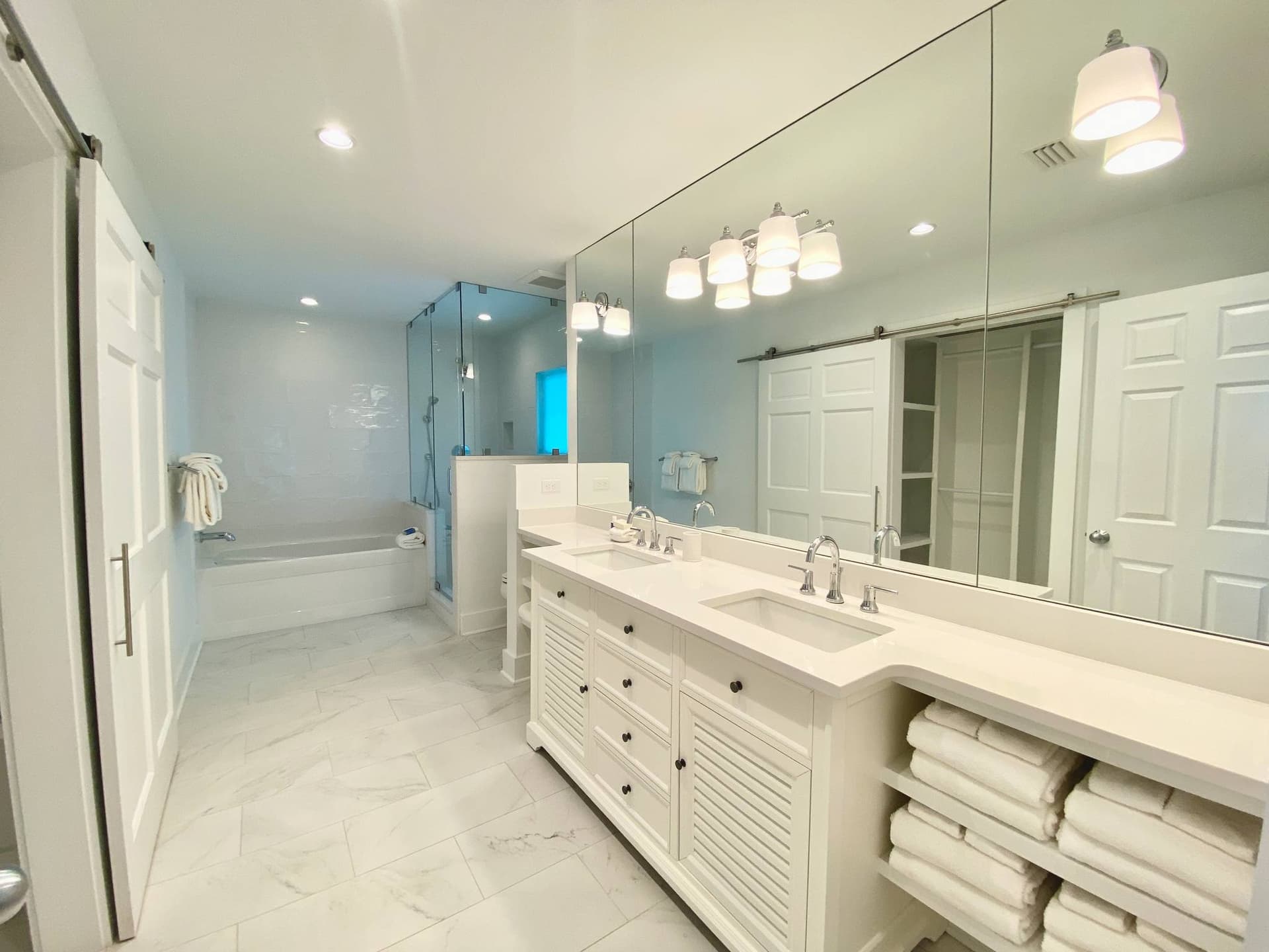 Salty Dogs House - Image 24