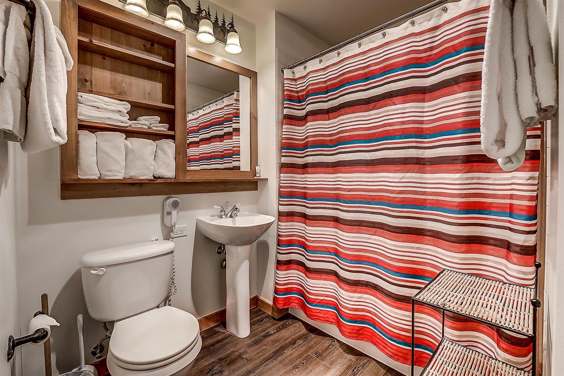 Summit Solace Lodge - Image 15