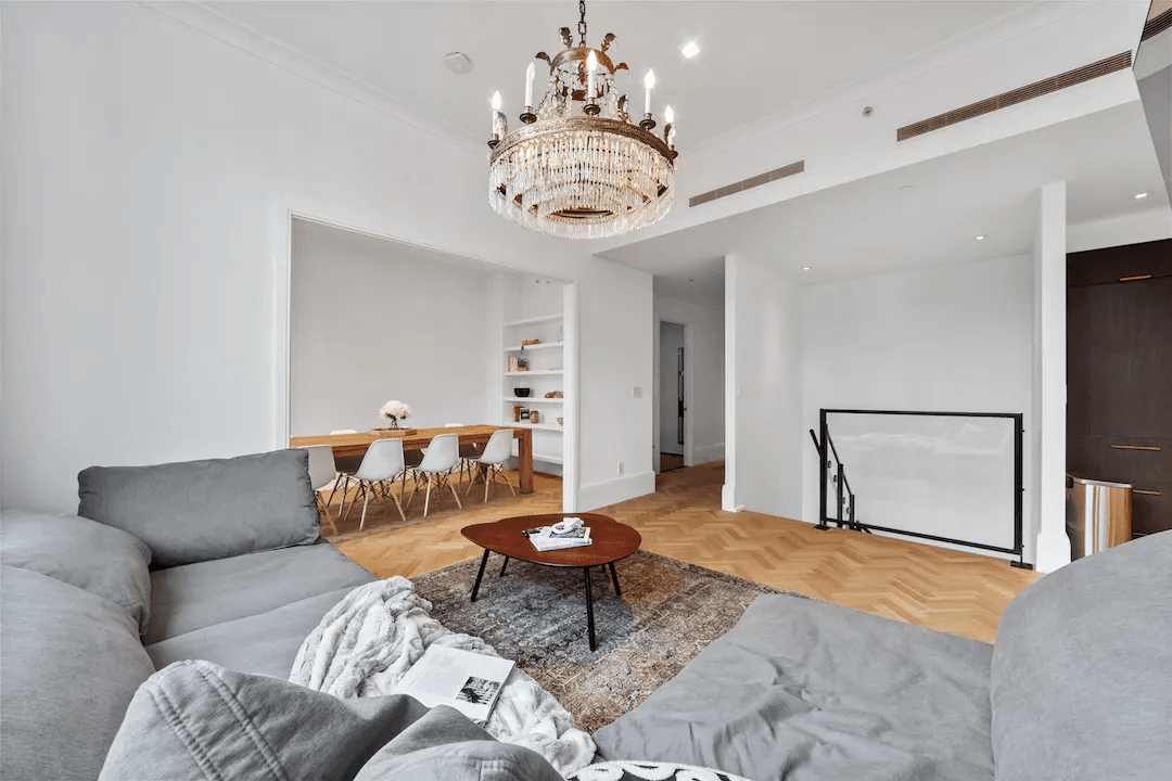 Clinton Home - Image 8