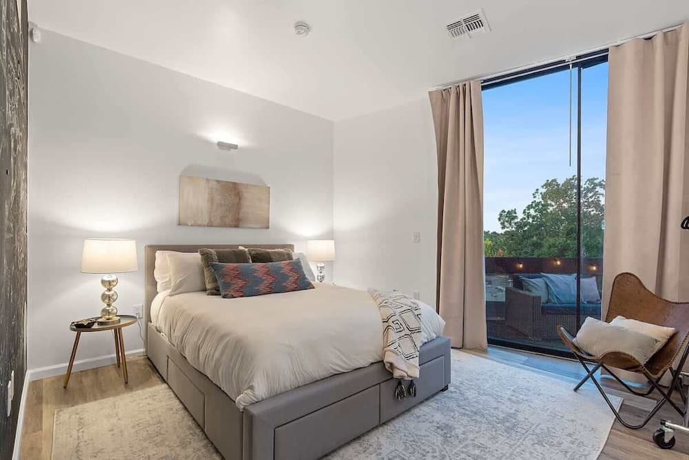 Fringe Dwelling - Image 4