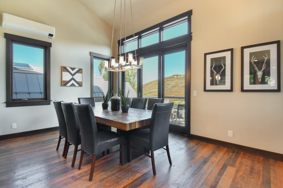 Red Wagon House - Image 8