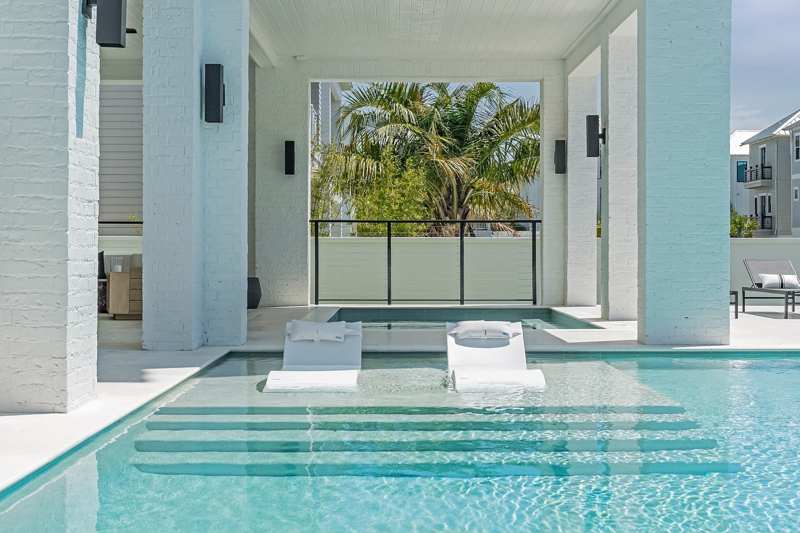 Grand Pearl - Image 24