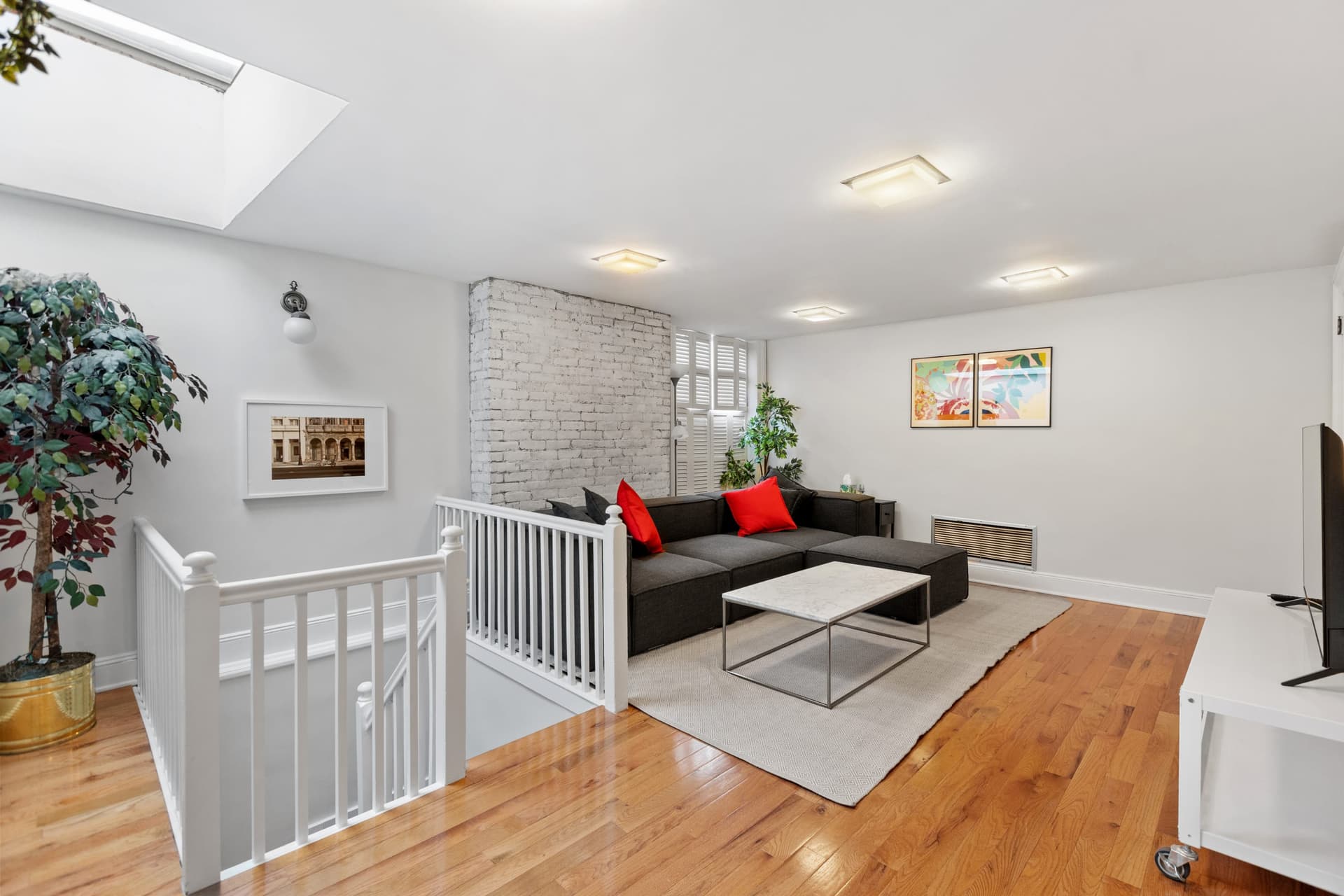 Garden Place - Image 26