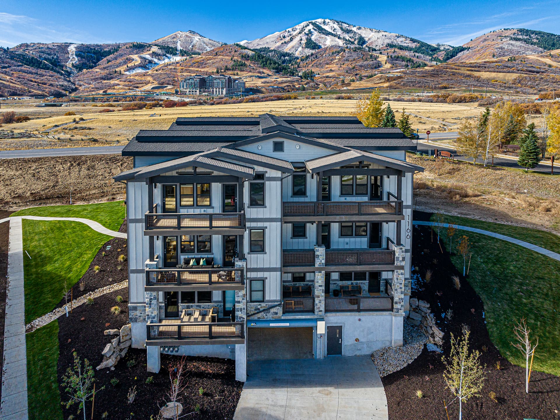 Lakeside Haven - Image 1