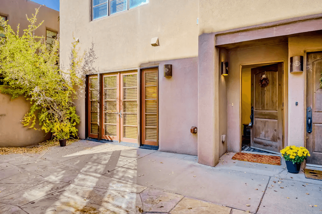 Plaza Home - Image 3