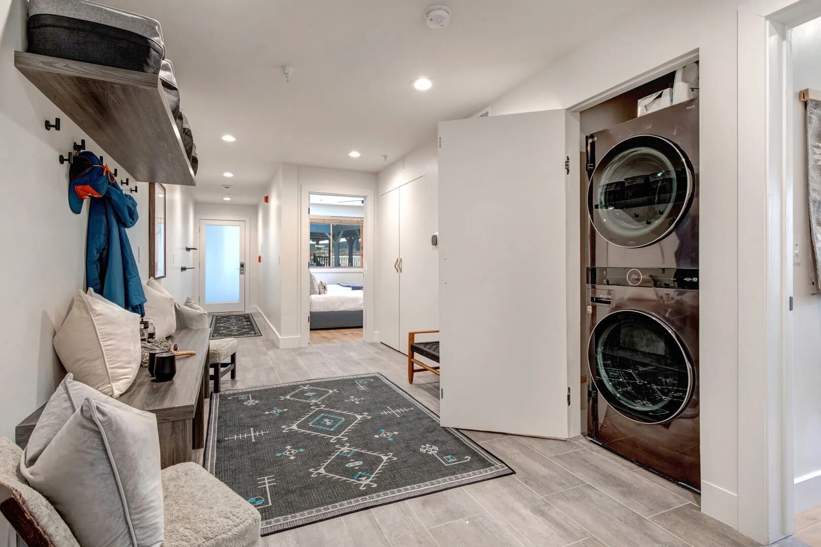 Black Bear Residence - Image 33