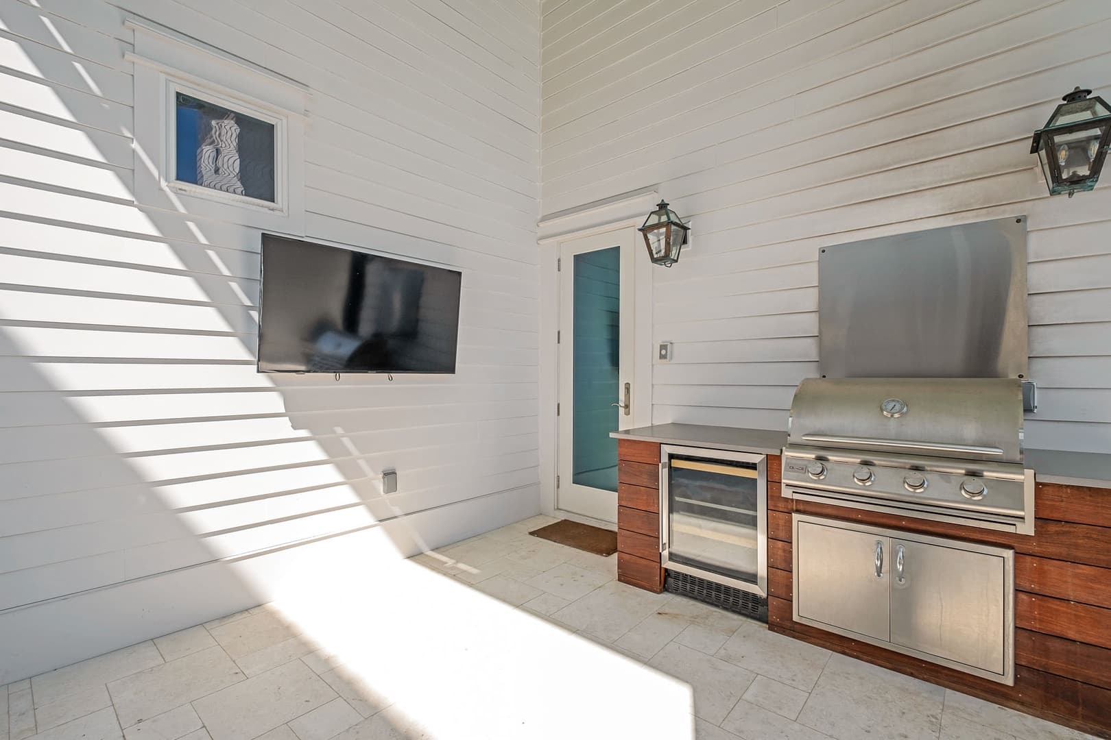 Coastal Dream Manor - Image 20