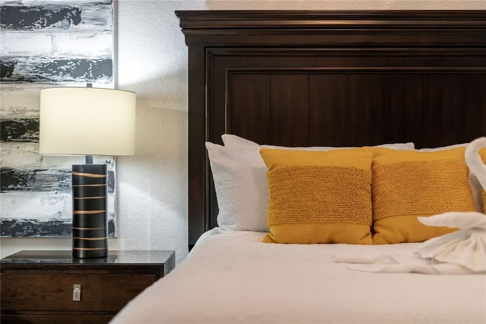 Immaculate Private Oasis - Image 9