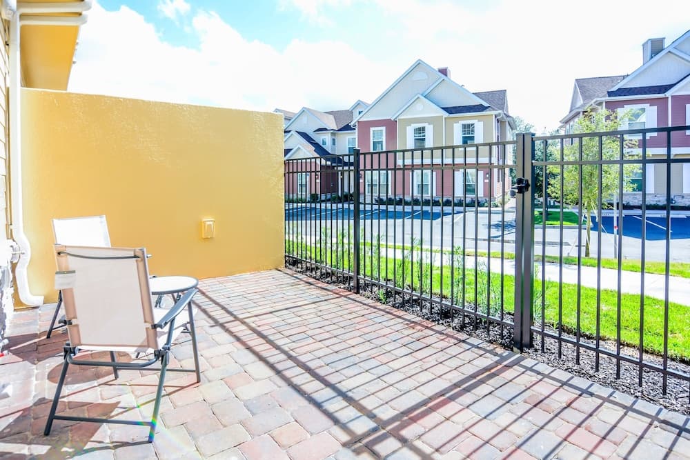 Summerville Townhome #7576 - Image 2