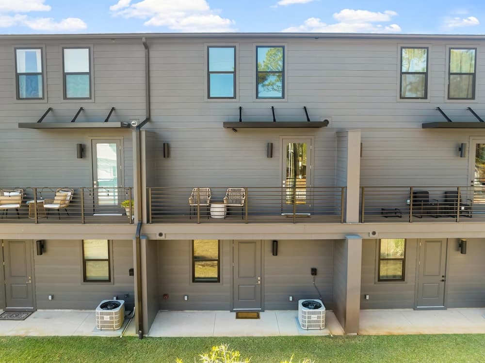 Coastal Allure - Image 33