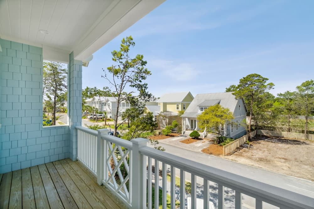 Harlies House - Image 2