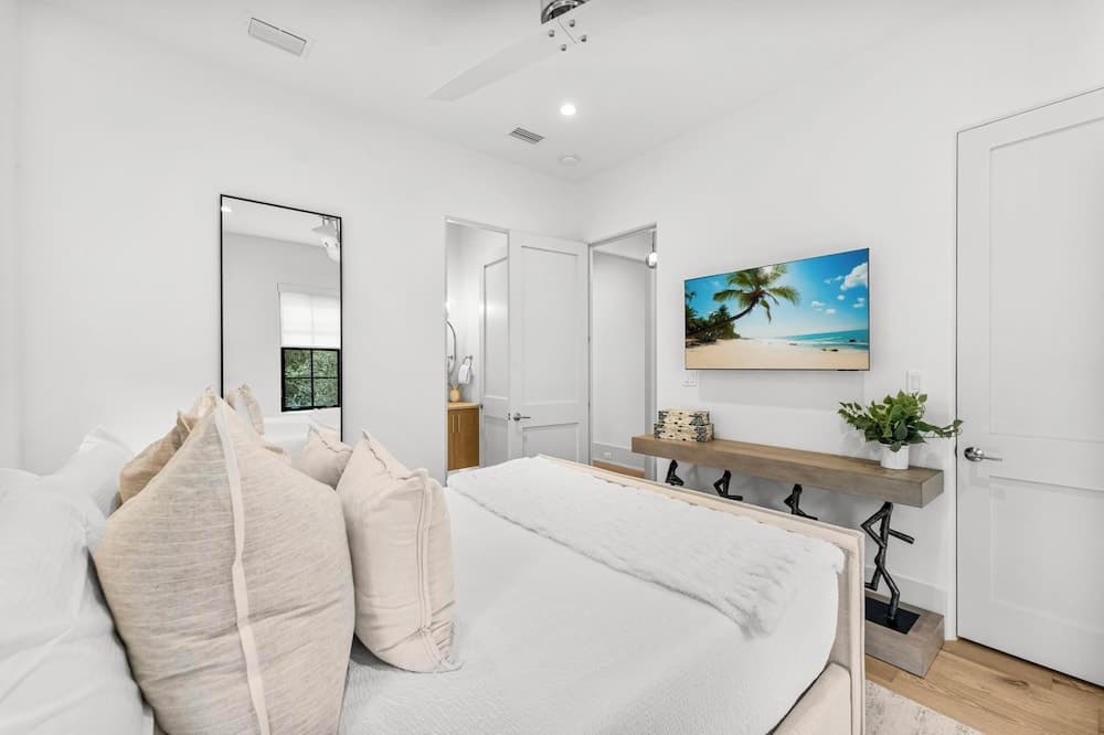 Mia's Beach House - Image 13