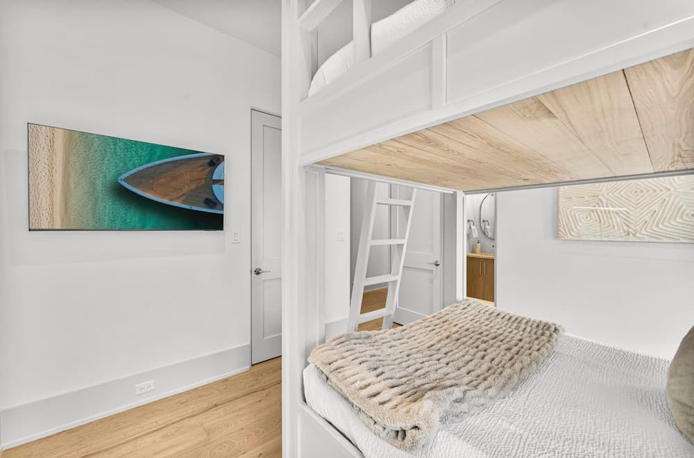 Mia's Beach House - Image 17