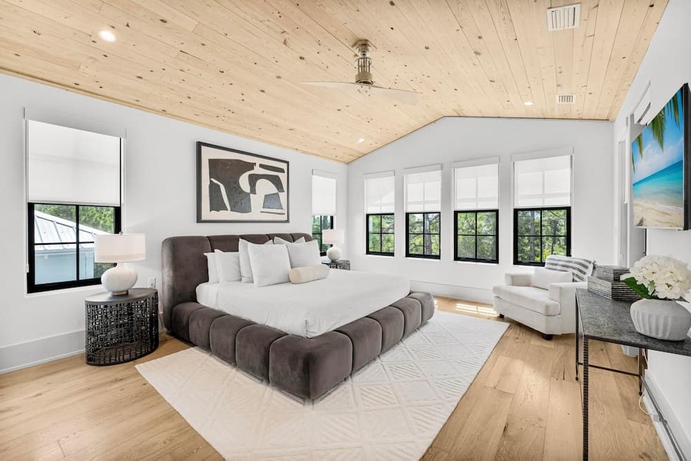 Mia's Beach House - Image 19