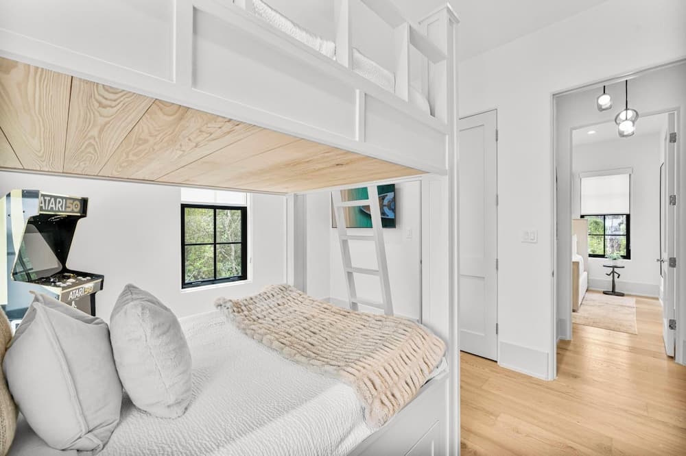 Mia's Beach House - Image 21