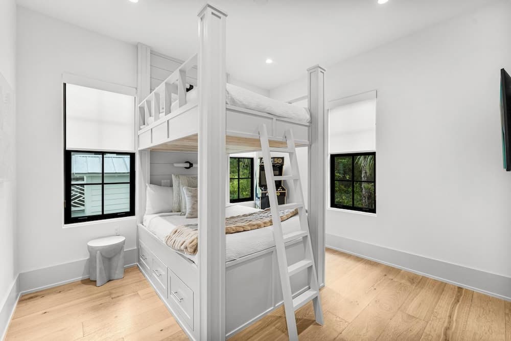 Mia's Beach House - Image 22