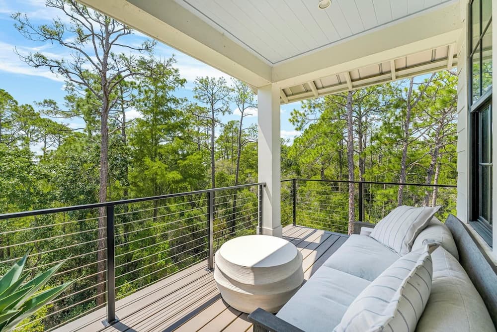 Mia's Beach House - Image 2