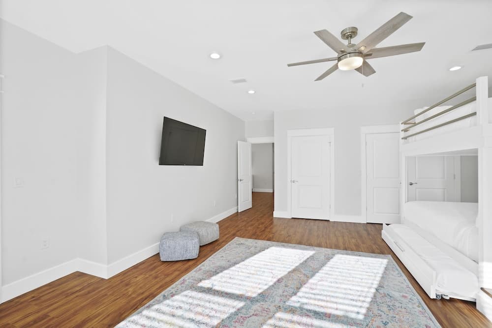 Summer Lovin - Image 7