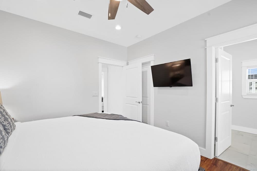 Summer Lovin - Image 13