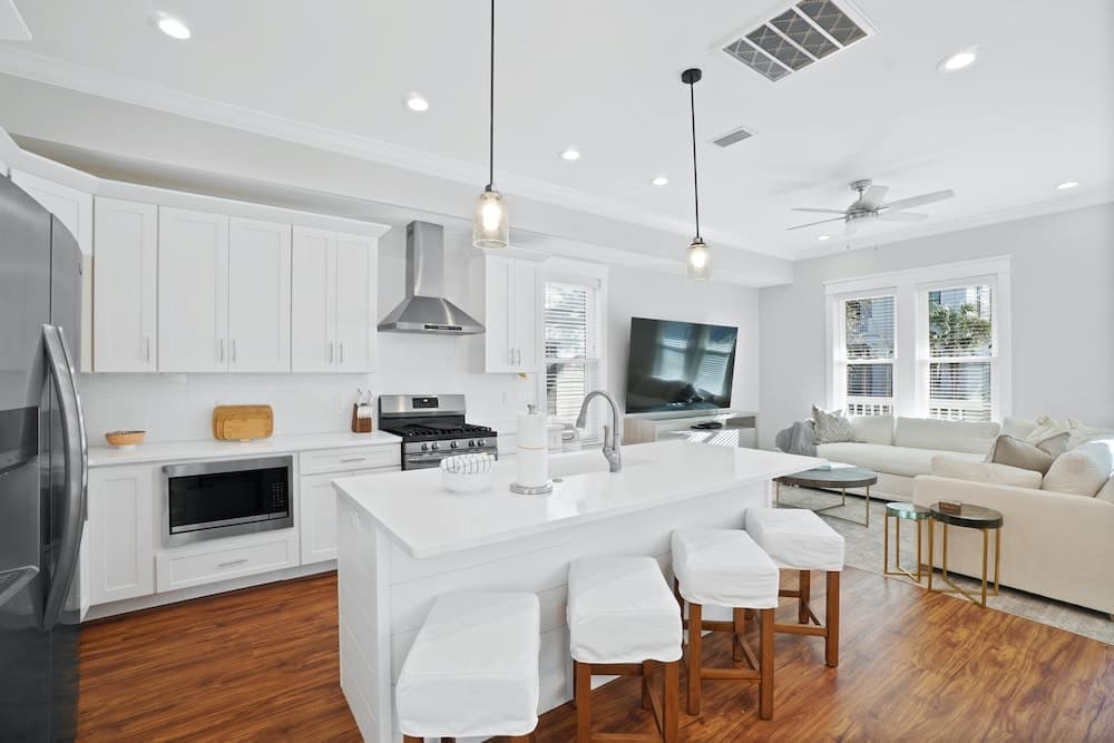 Summer Lovin - Image 5