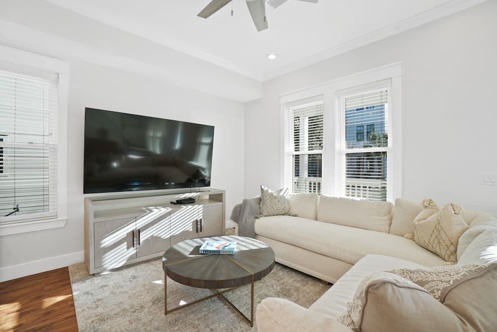 Summer Lovin - Image 4