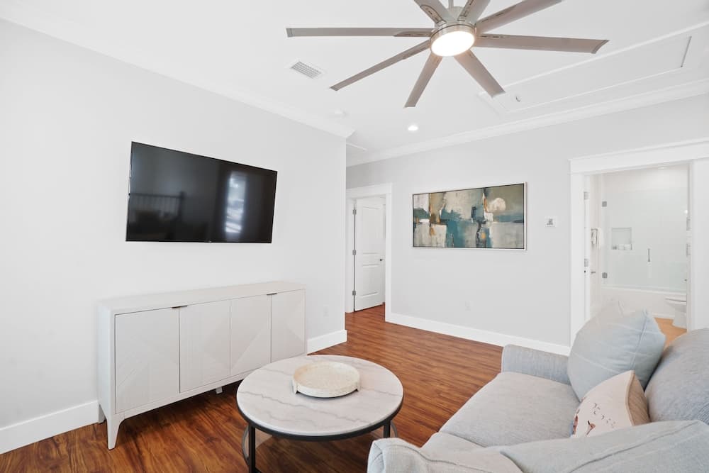 Summer Lovin - Image 27