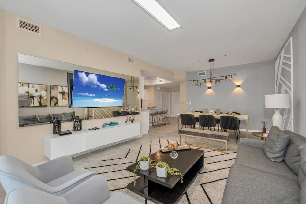 Paradox Townhouse #101 - Image 4