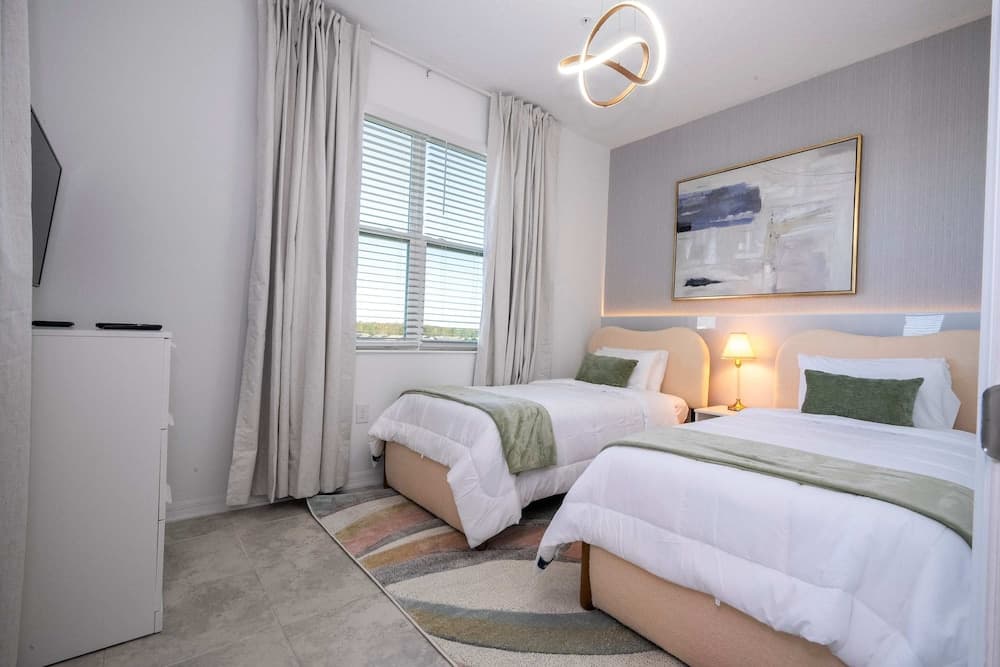 Paradox Themed Apartment #402 - Image 22