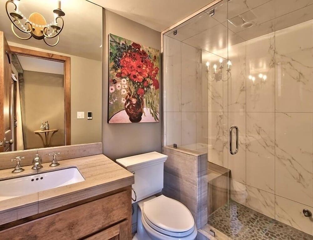 Crest Drive House - Image 15